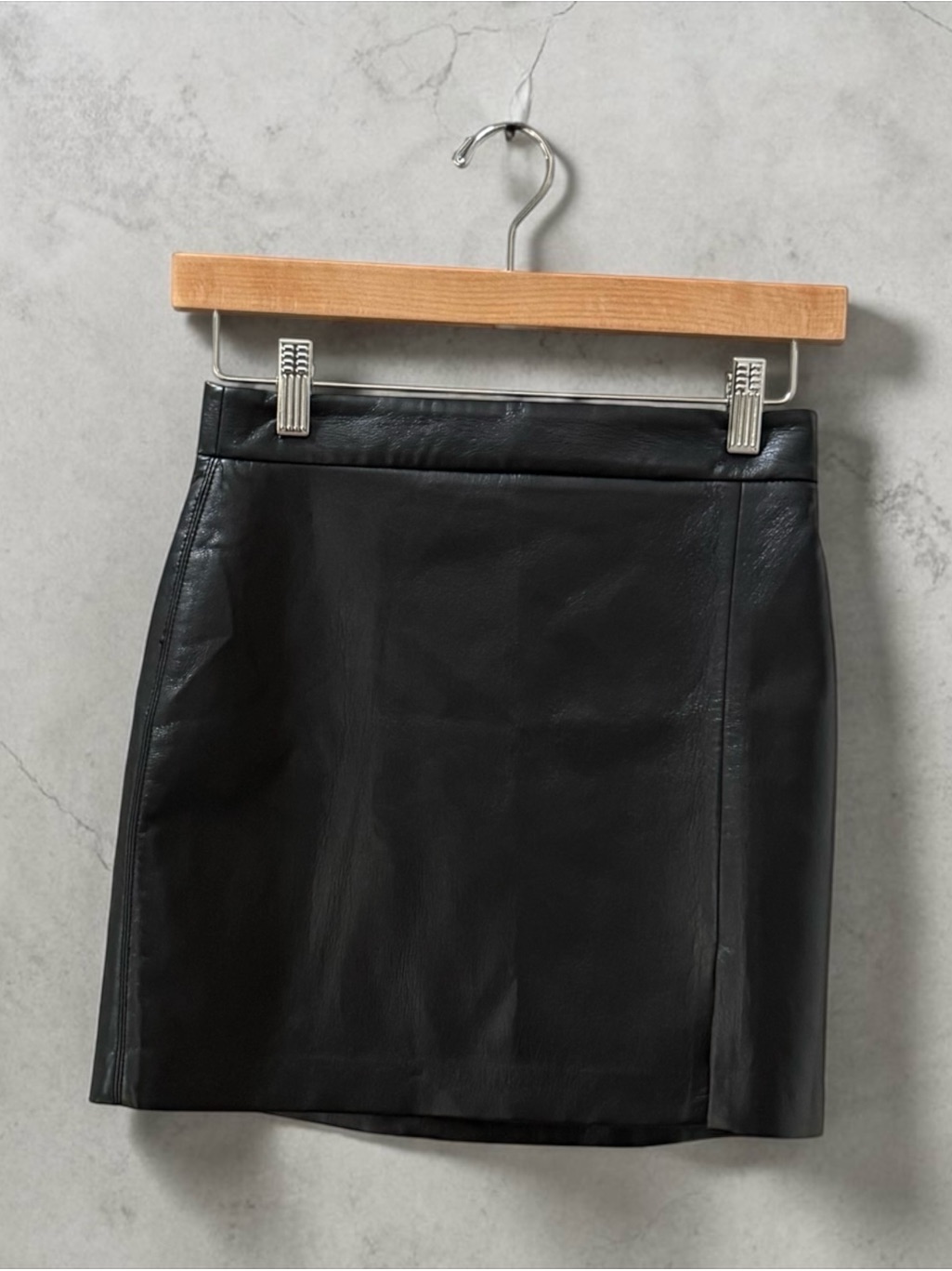 Women’s Black Faux Leather Mini Skirt! Size 0!